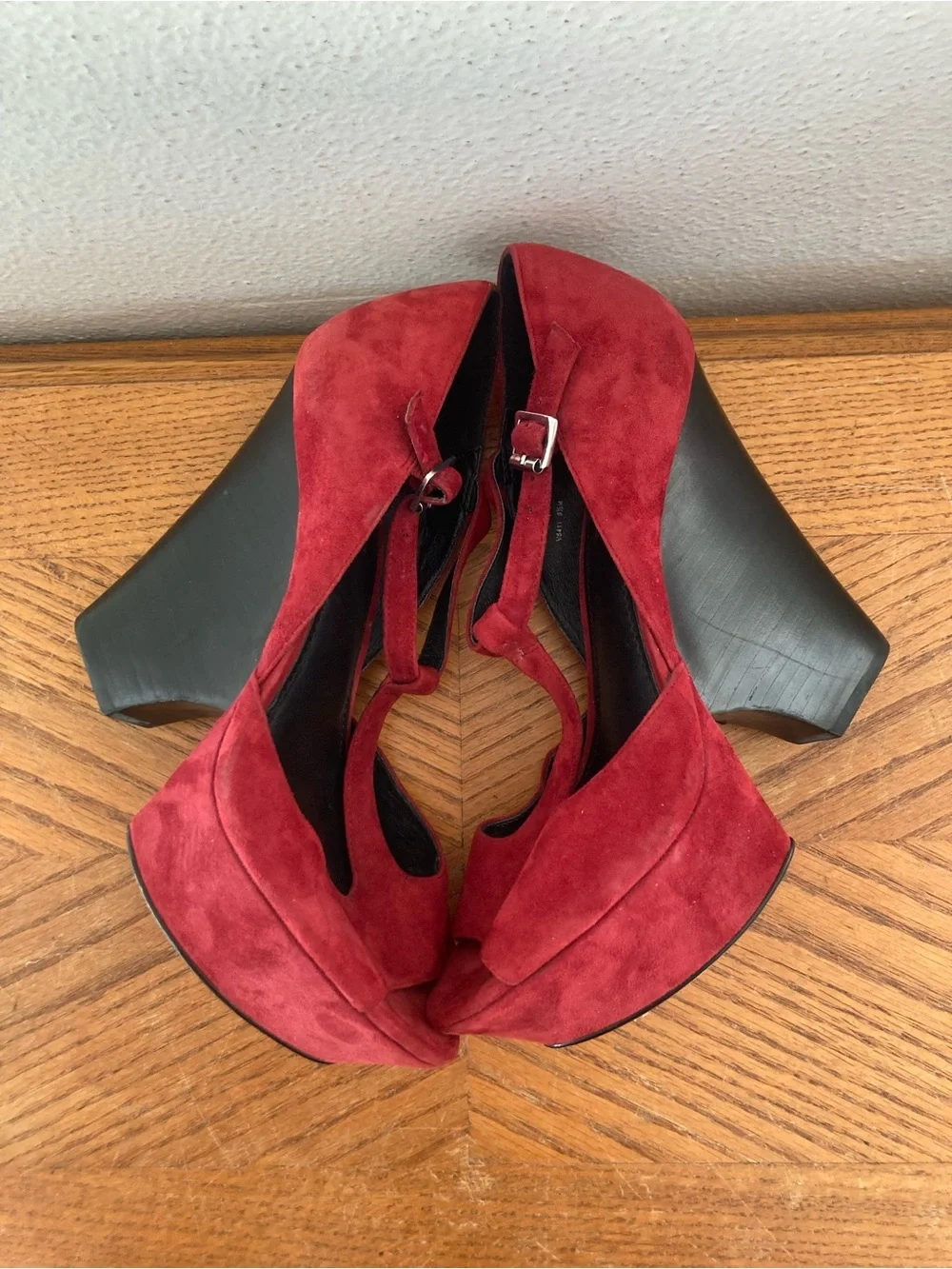 RACHEL ZOE Coquettish Red Suede Platform Wedge Heels 8.5M